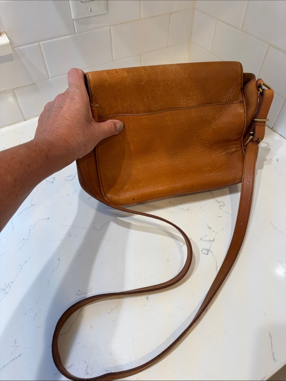 Madewell Tan Leather Flap Crossbody with Gold Clasp - Picture 5 of 7